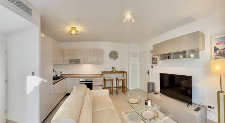 Fully equipped apartment with terrace & garden | Beach nearby | Dogs allowed in Beaulieu-sur-Mer