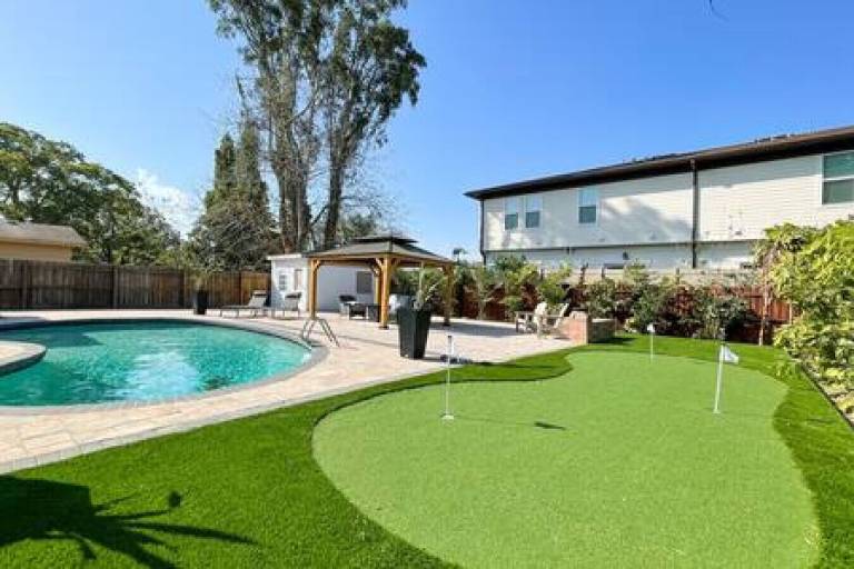 House  Sun Bay South