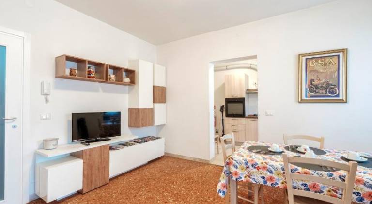 Rental apartment with 2 rooms for 4 persons — photo 2