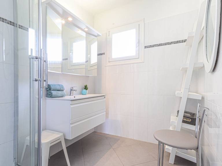 Fully equipped rental apartment with terrace | Close to the beach | Pets are welcome — photo 5