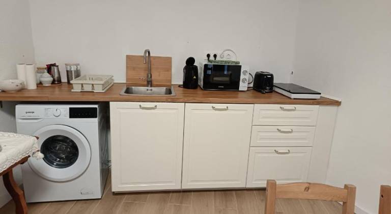 Rental apartment with terrace & yard — photo 5