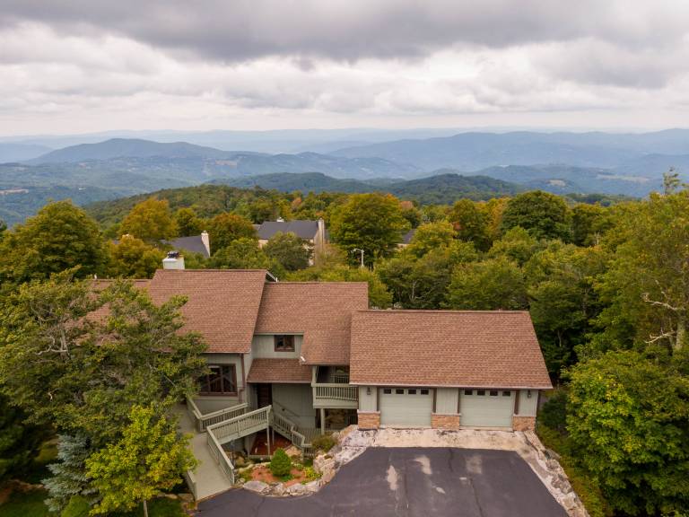 House  Beech Mountain