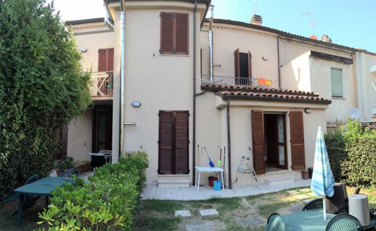 Children-friendly wonderful rental apartment with garden | Beach nearby | Pets are welcome in Fano