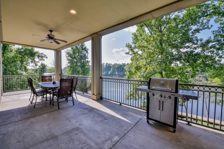 Child-friendly condo with barbeque & yard | Water view | Suitable for remote work | Dogs allowed — photo 5