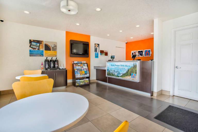 Motel 6 Salem, OR - Expo Center — photo 2