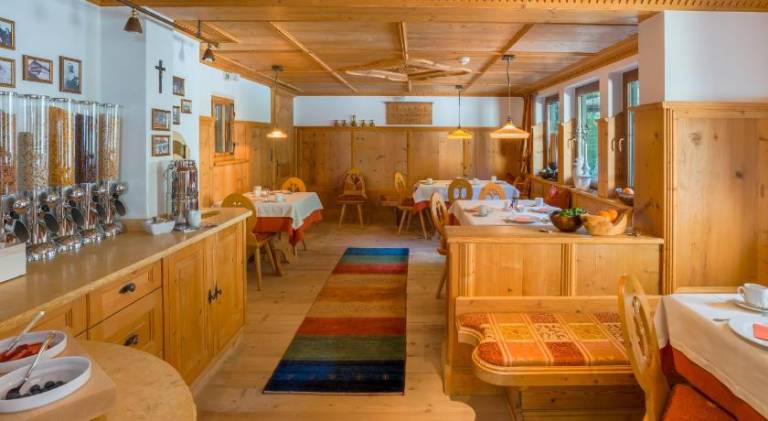 Hotel-Garni Jakober - B&B und Appartements — photo 4