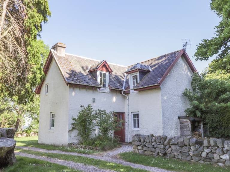 Cottage  Elgin