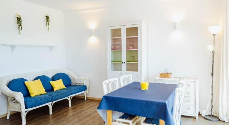 Holiday apartment with patio & private pool — photo 4