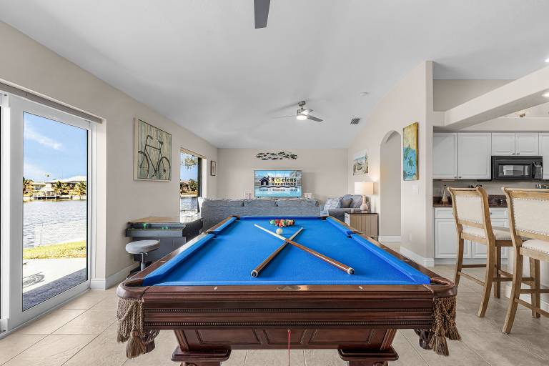 Waterfront Bliss with Pool & Spa – Your Perfect Escape Awaits - Sunset Cove - Roelens — photo 3