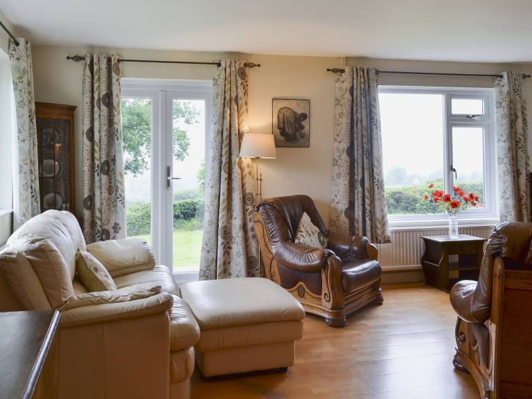 Child-friendly charming cottage with BBQ & garden | Pets are welcome — photo 3