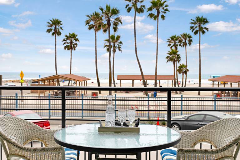 212A Beachfront View Free Wifi