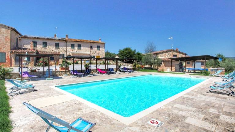 Ferienhaus mit Pool, Grill und Terrasse