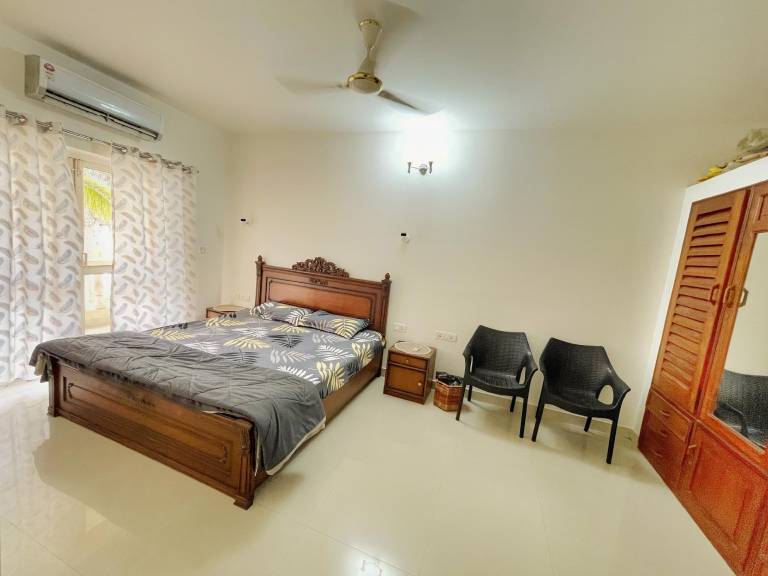 Beautiful apartment with yard & pool | Pets allowed — photo 2