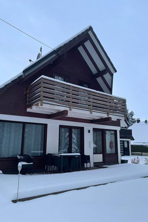 Idyllisches Ferienhaus mit Balkon und Garten — photo 2