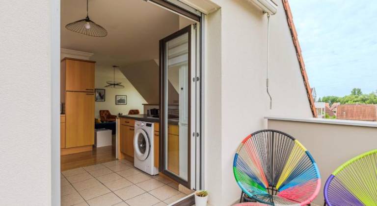 Rental apartment with patio — photo 4