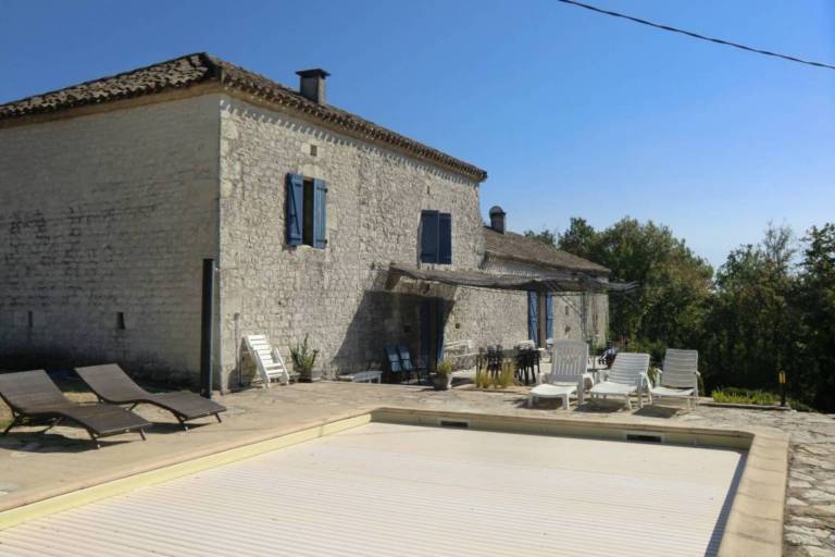 La Boissière – Peaceful White Stone Retreat with Pool and Air Conditioning — photo 4