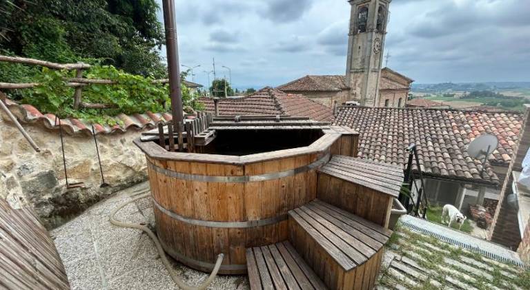 Rental apartment with jacuzzi — photo 5