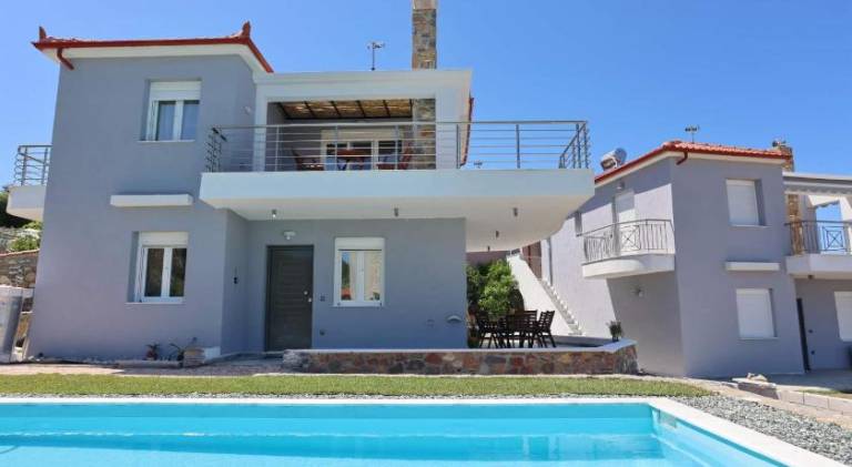 Villa with patio, private pool & BBQ in Sithonia