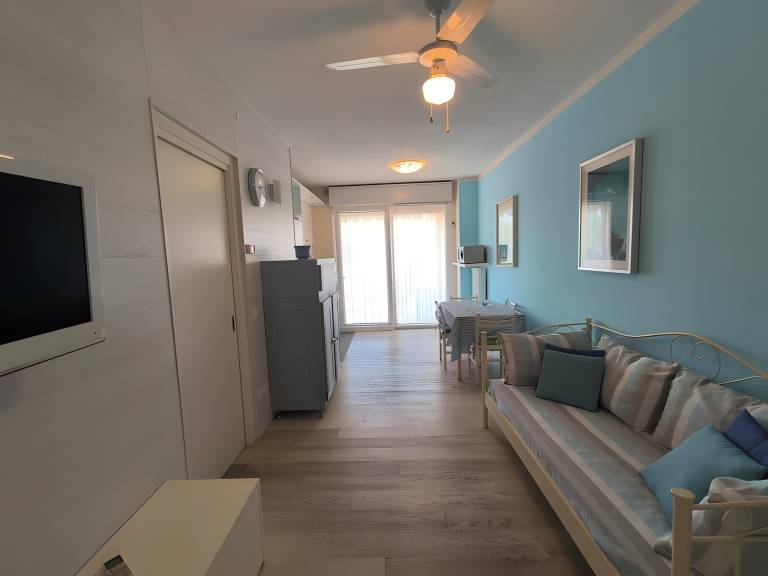 Rental apartment with patio & pool | Next to the beach | Pet-friendly — photo 5