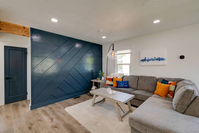 Cozy & Modern SLC Home Yard 6 Mi to Dtwn