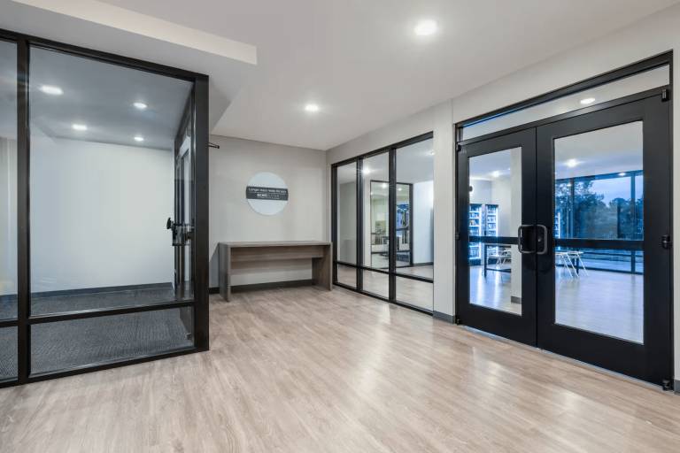 ECHO Suites Extended Stay by Wyndham Indianapolis AmeriPlex — photo 4