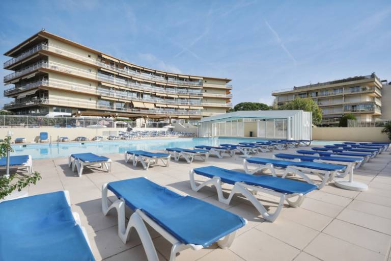 Holiday apartment with pool — photo 5