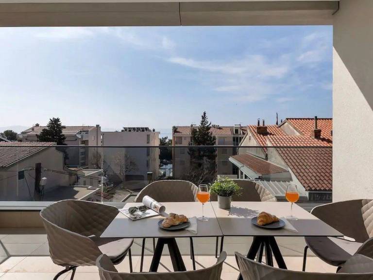 Holiday apartment with terrace — photo 4