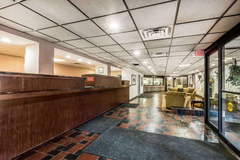 Quality Inn & Suites Binghamton Vestal — photo 2