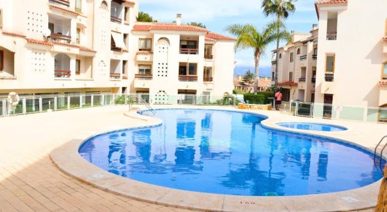 Holiday apartment with pool in L'Alfas del Pi