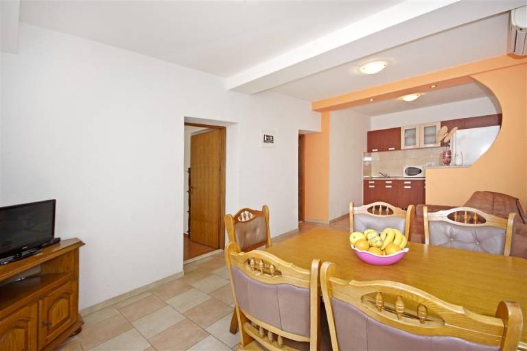 Charming holiday apartment with patio & grill | Sea view | Pets are welcome — photo 2
