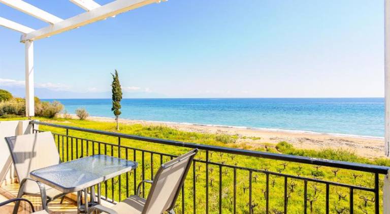 Beachfront Nest Memi, Koroni - Seaheaven Houses - B4 in Pylos-Nestoras