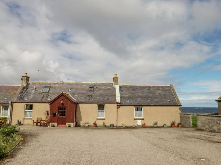 Cottage Buckie