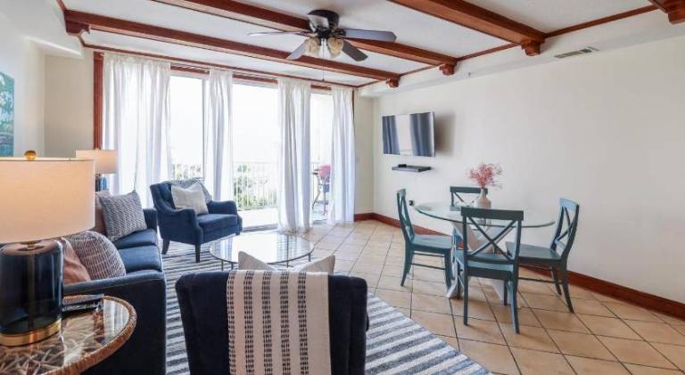 Ample house | Beach nearby | Pets are welcome in Tybee Island, GA