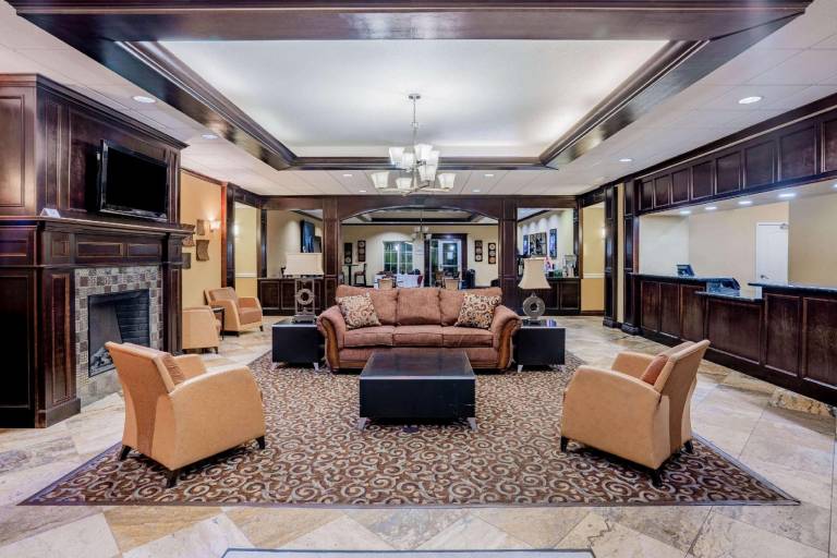La Quinta Inn & Suites by Wyndham Vicksburg — photo 3