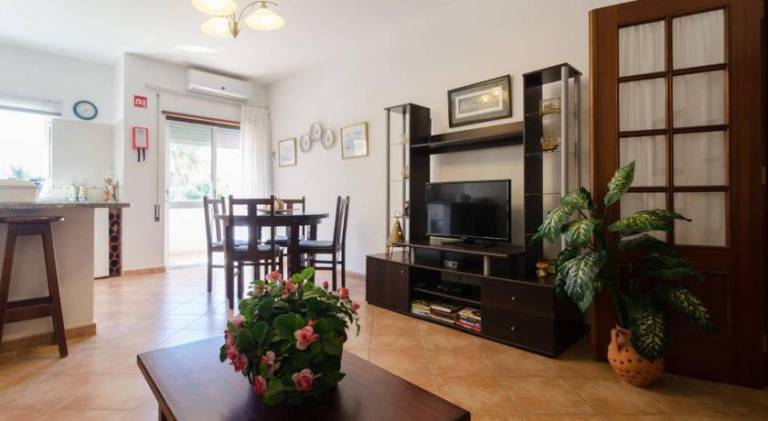 Rental apartment with pool — photo 2