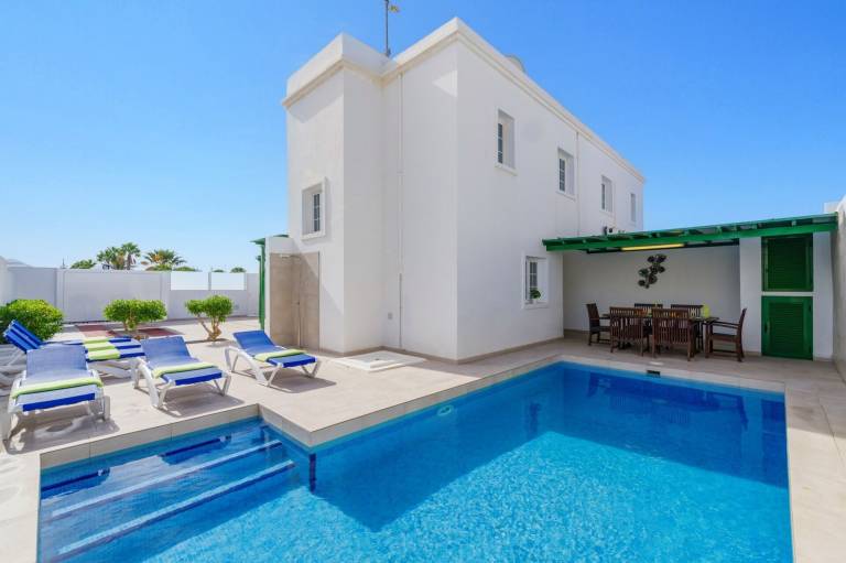 Villa Tías