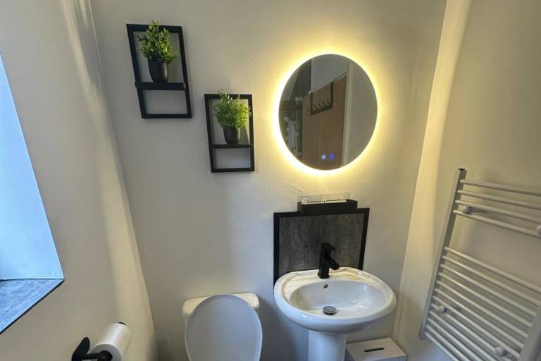 Green Lane 1-Bed Apartment - Sleeps 4 & Pets Ok — photo 5