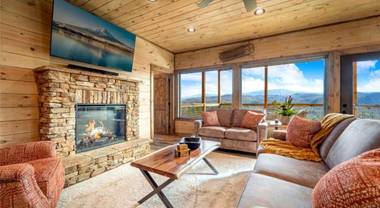 Vacation home with pool & hot tub | Pets allowed — photo 2