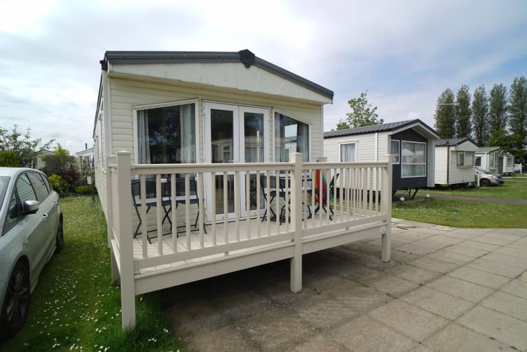 Chalet with pool — photo 3
