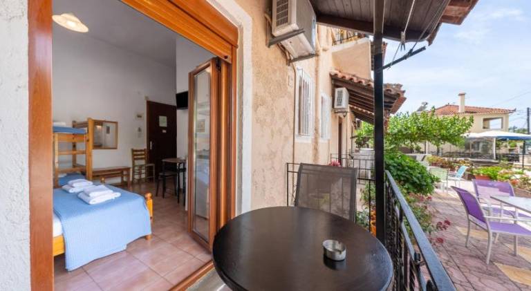 Apartment with terrace, private pool & garden | Beach nearby | Pets are welcome — photo 2