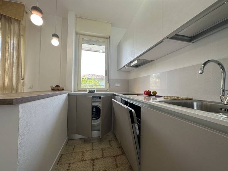 Holiday apartment with patio | City view — photo 3