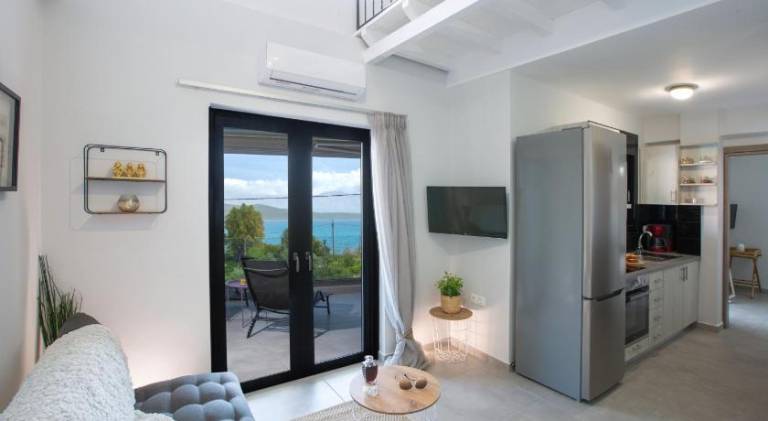 Vacation home with terrace, heated pool & garden | Good for workation in Lefkada