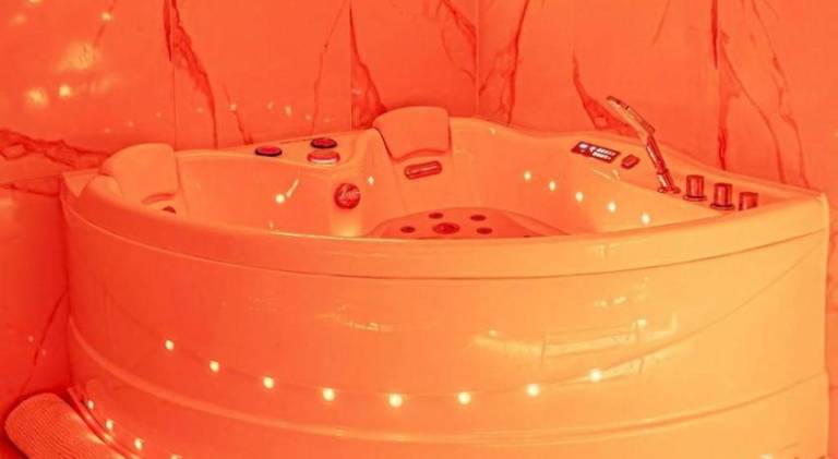 La Reverie: Sauna Prive Jacuzzi et Table Massage — photo 5
