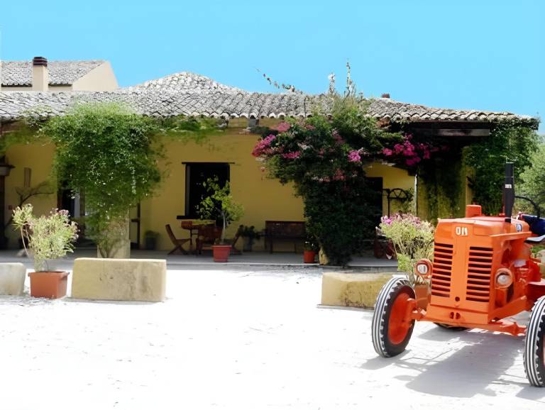 Wonderful farm with pool, barbeque & patio | Pet-friendly in Castelvetrano