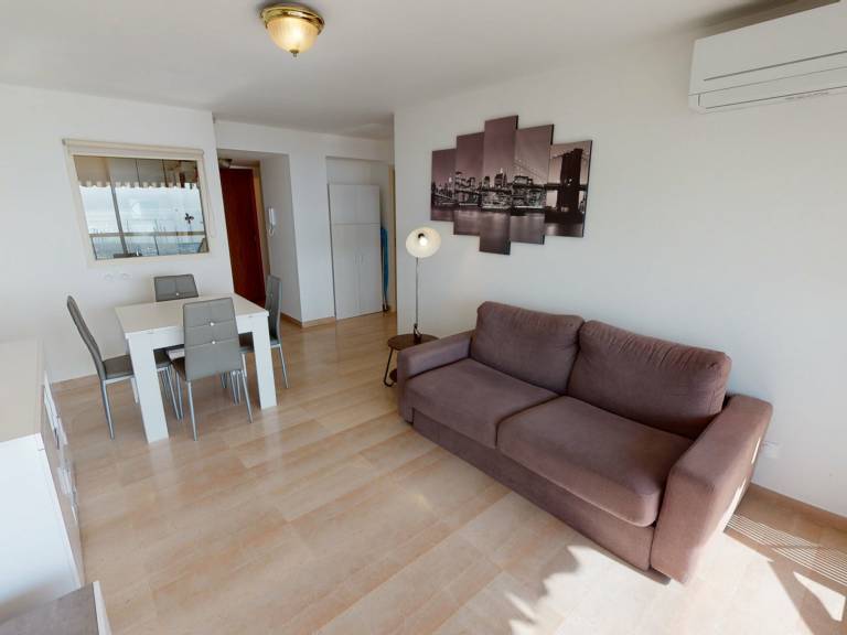Beautiful 2P with terrace, air conditioning and sea view in Menton — photo 3