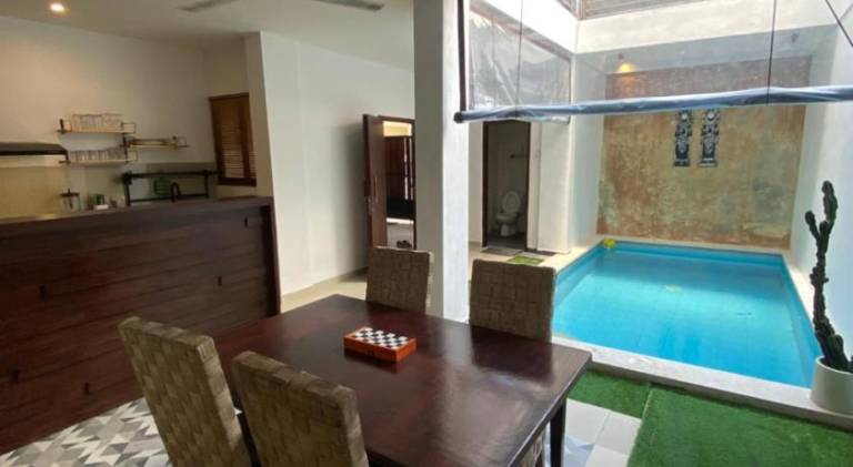Villa with pool — photo 4