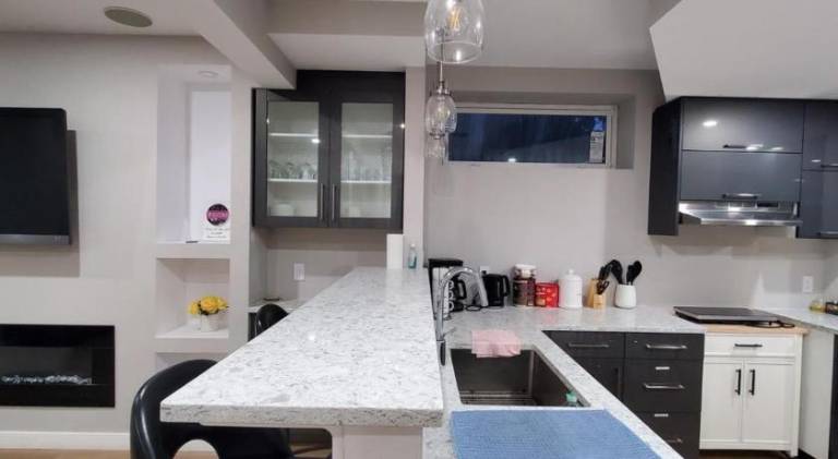 Private Entrance 2 Bed 1 Bath