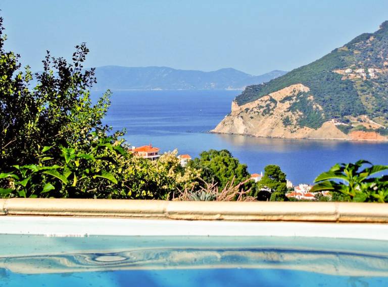 Dom  Skopelos