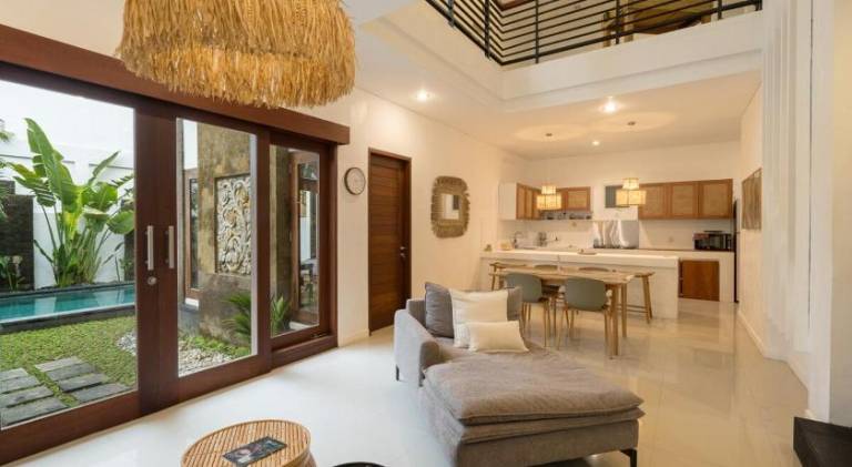 Villa Zambrud Sanur Elegant Tropical Villa with Private Pool & Garden and Garage — photo 2