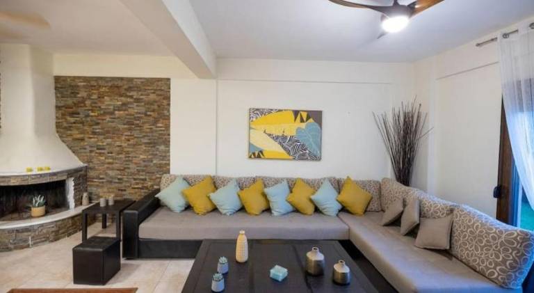 Villa with patio & garden | Suitable for remote work — photo 3